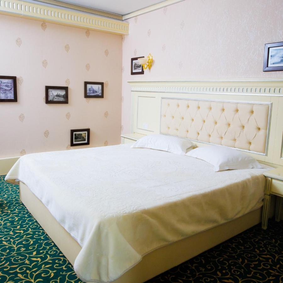 Cazare Plopii Fara Sot Iasi Exteriér fotografie