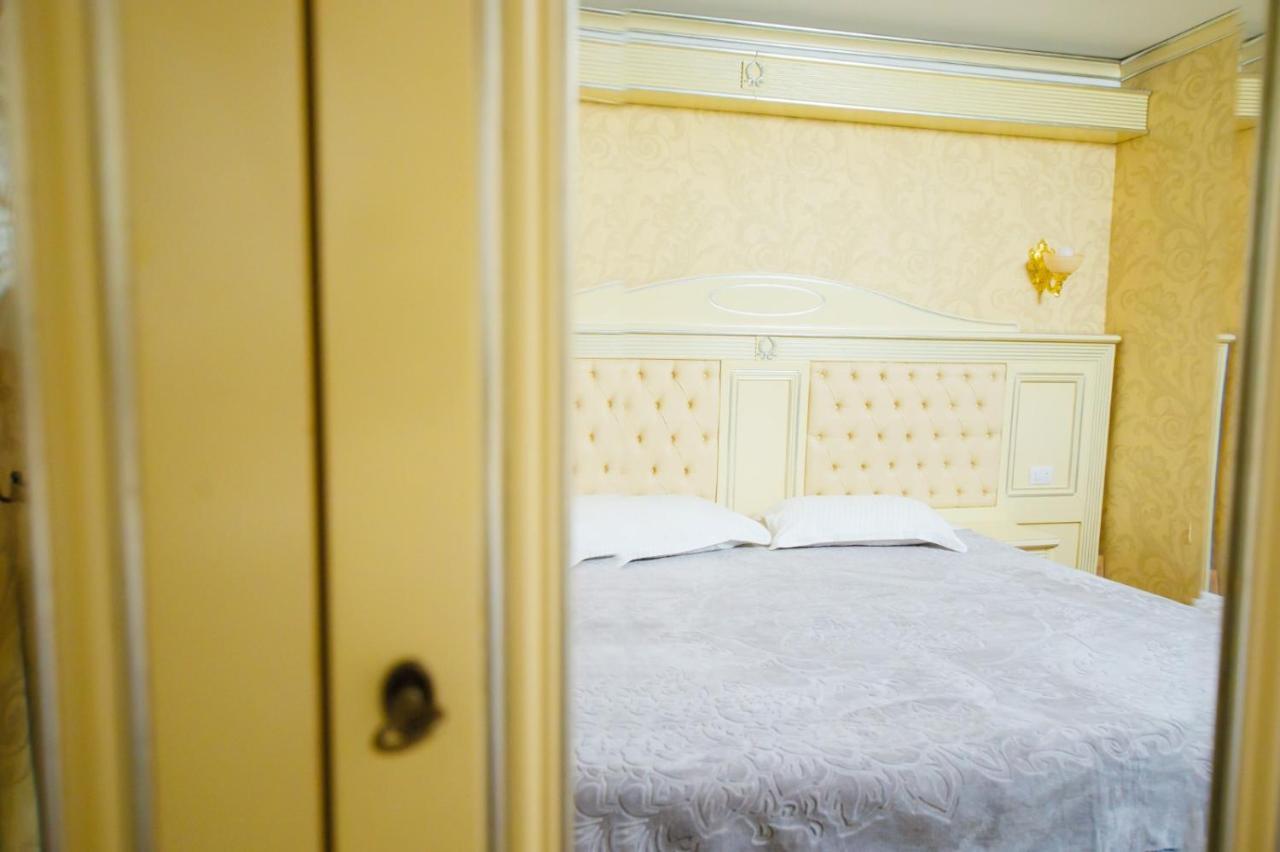 Cazare Plopii Fara Sot Iasi Exteriér fotografie