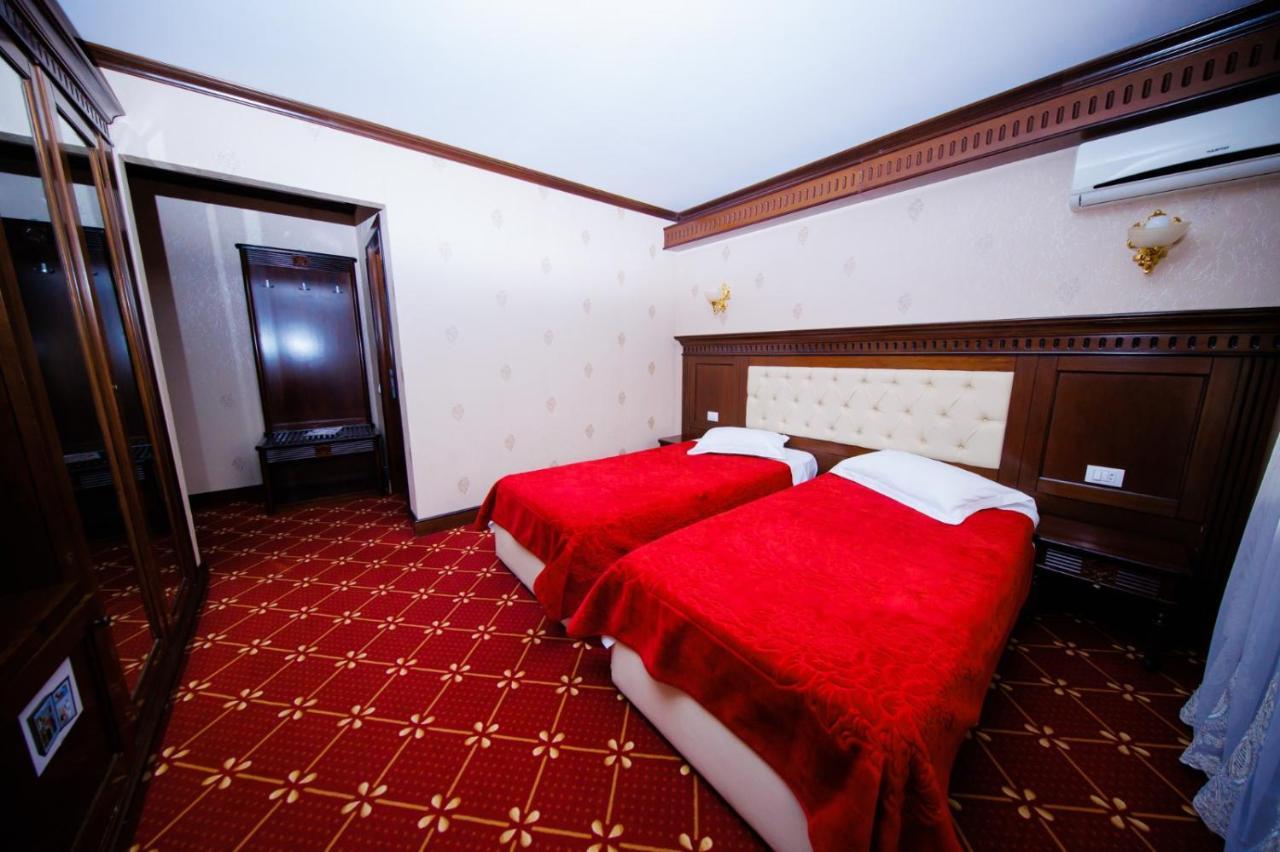 Cazare Plopii Fara Sot Iasi Exteriér fotografie